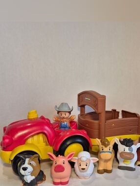 Fisher Price Little People Tractor & Farm Animals 9 Piece Playset
